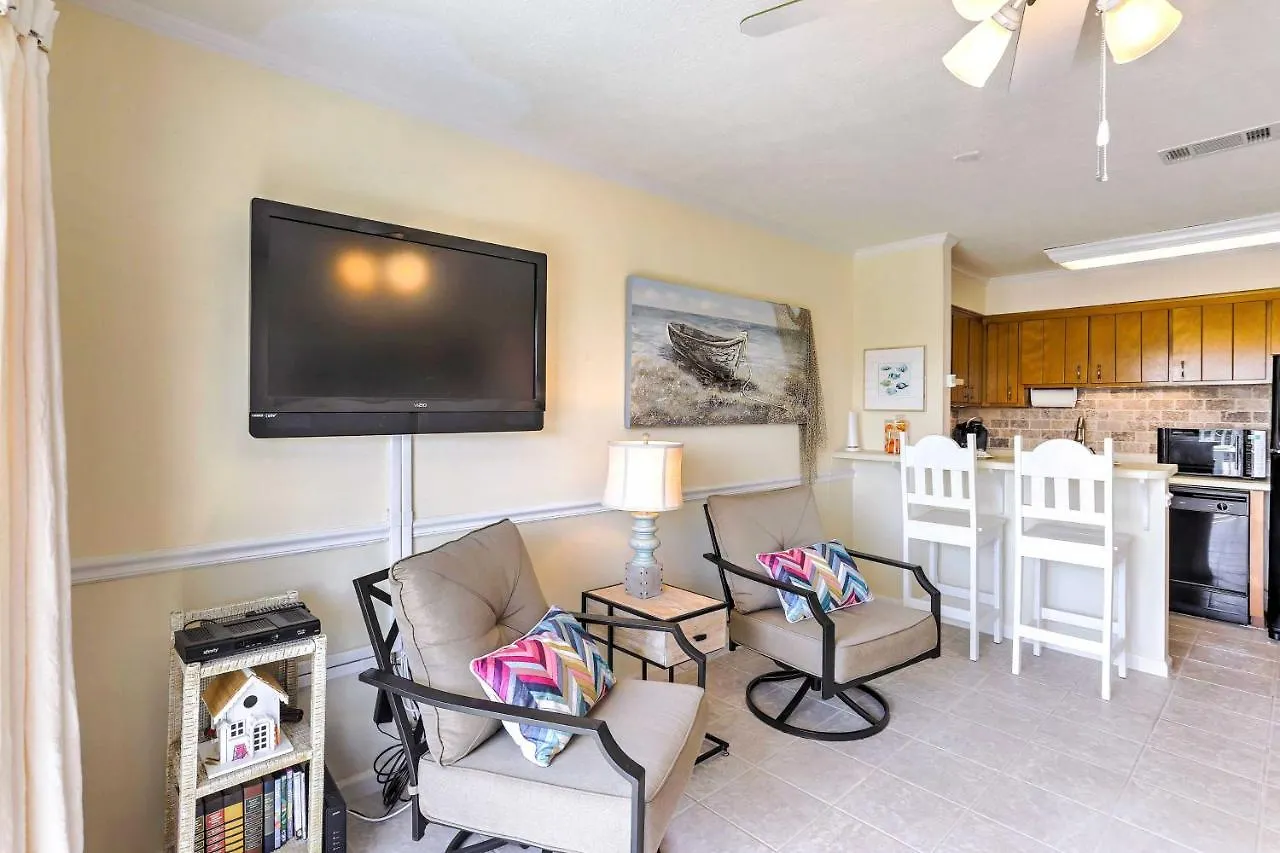 Pcb Condo With Pool And Grill Access - Walk To Beach! Panama City Beach 0*,  United States
